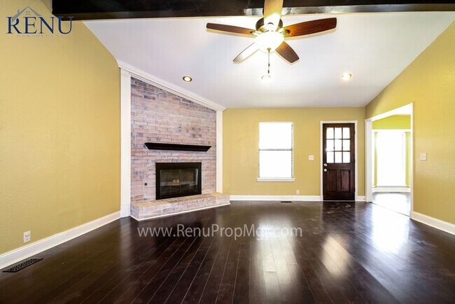 Foto del edificio - Spring Special: 1/2 off your first month! ...