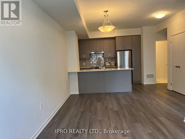 Building Photo - 31-TH31 Honeycrisp Cres