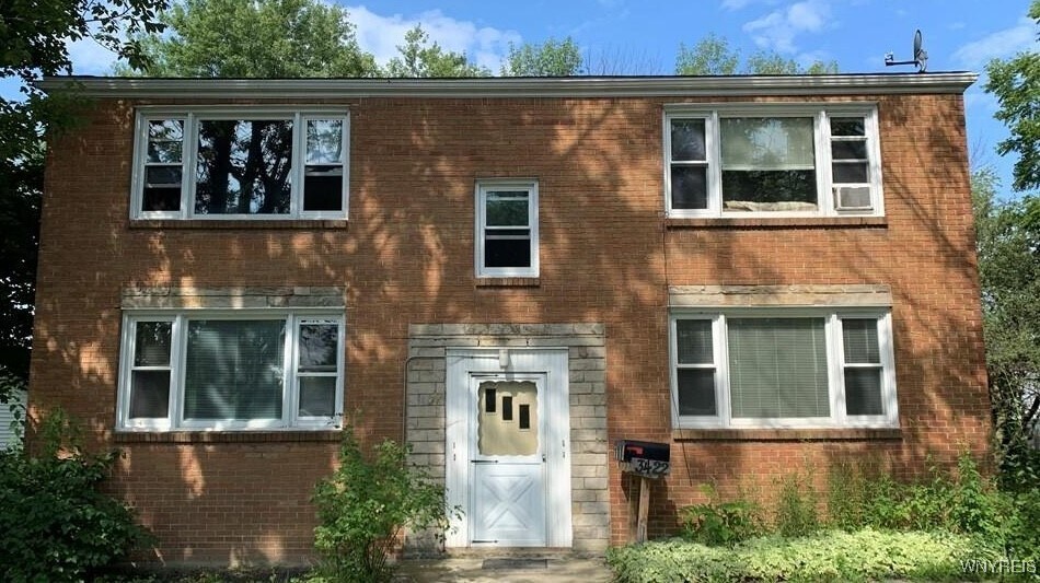 Primary Photo - 3422 Raymond Dr