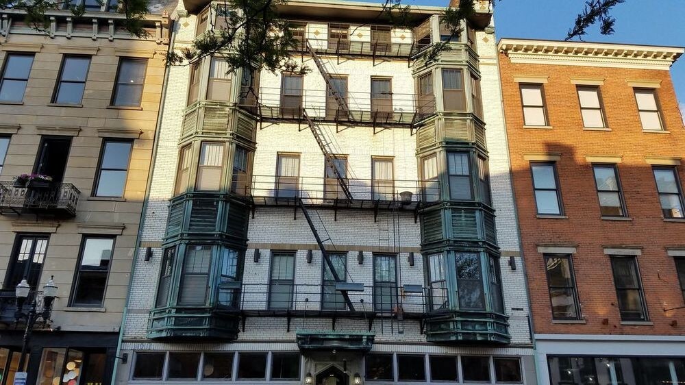 Foto principal - 1202 Main St