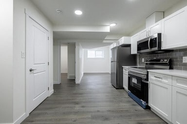 Building Photo - 9823-9107 107 Ave