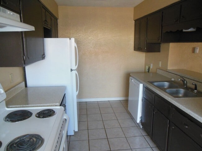 Building Photo - 1103 Covey Ln