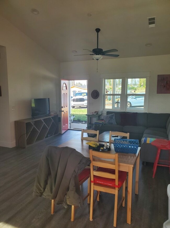 Foto del edificio - Fully Furnished cozy two-bedroom house