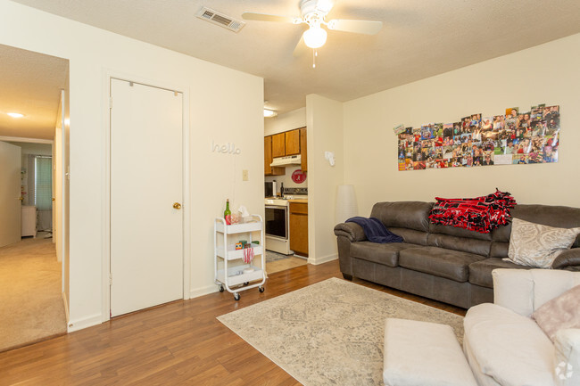 1BR, 1BA - 650 SF - Preston Place