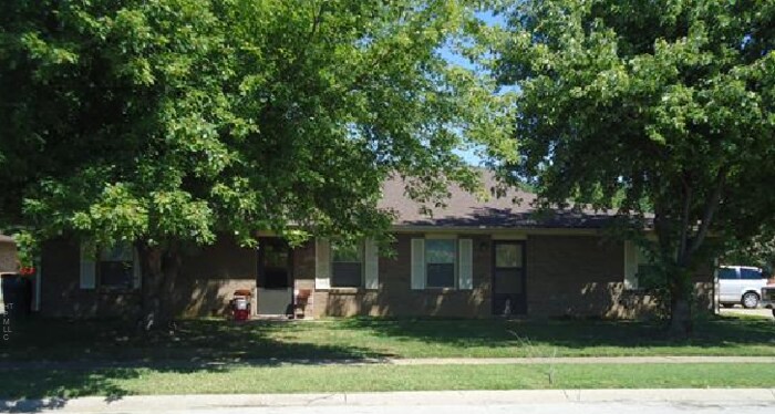 Primary Photo - 2bd near Downtown, at End of the By-pass
