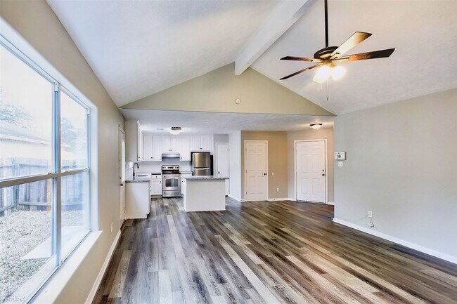 Foto del edificio - 3 br, 2 bath House - 16350 Many Trees Ln