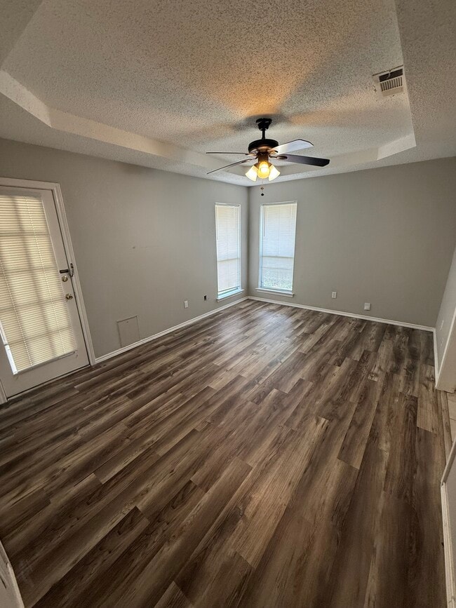 Foto del edificio - 830 Ash Grove Ln