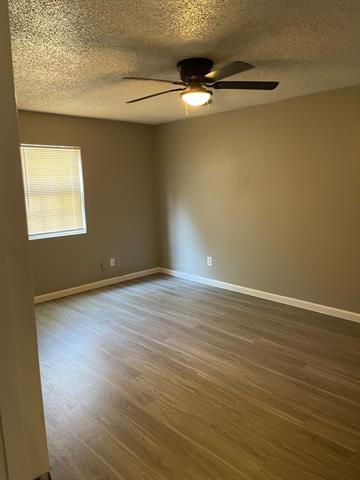 Foto del edificio - 9451 Gonzales Dr