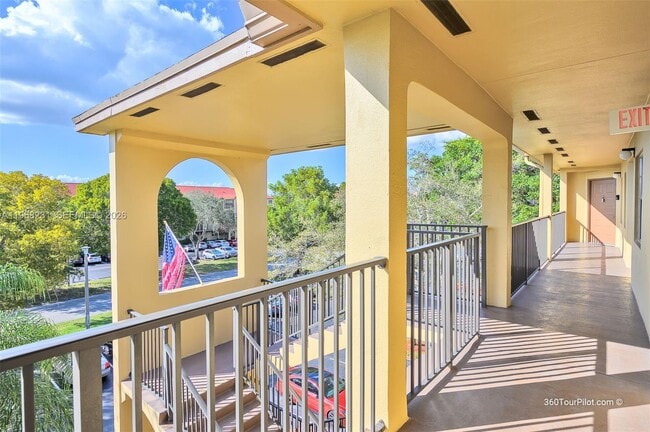 Building Photo - 1351 SW 125th Ave