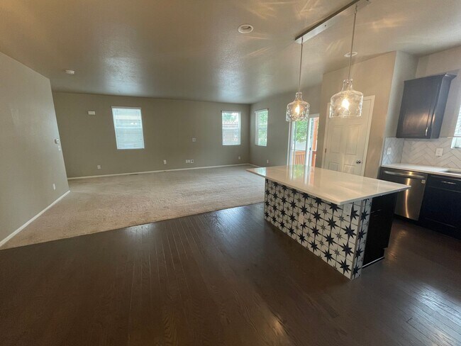 Foto del edificio - Beautiful 4 Bed 2.5 Bath in Longmont! Avai...