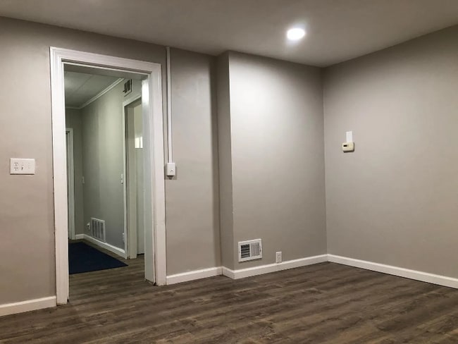 Foto del edificio - 1421 E Elza Ave