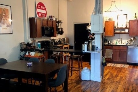 Primary Photo - 210 Dartmouth St