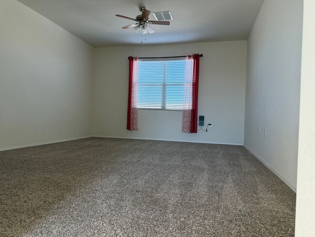 Building Photo - 3090 N Lainey Ln