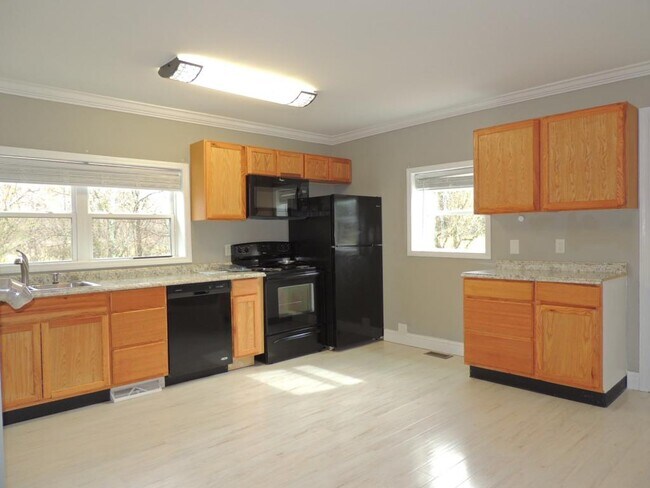 Building Photo - 620 Lovers Lane #1