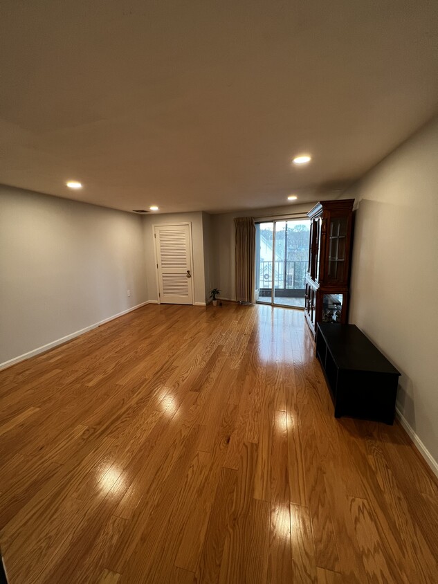Foto principal - 64 Willard St