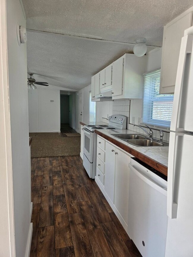 Building Photo - 3135 Calloway Dr
