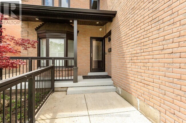 Building Photo - 5952 Grossbeak Dr