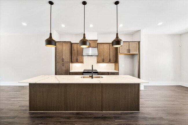 Foto del edificio - 2443 Sycamore Rd NW