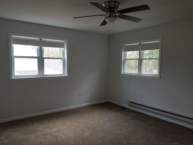 2nd BR - 419 Ellerslie Ave