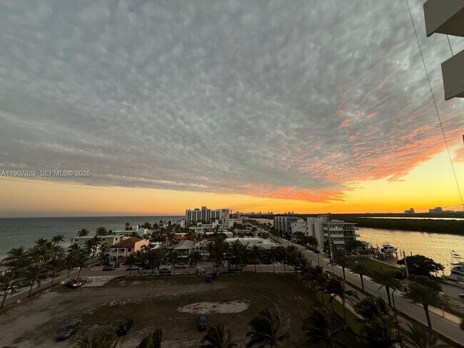 Foto del edificio - 3111 N Ocean Dr