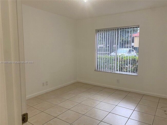 Building Photo - 9525 SW 138th Pl