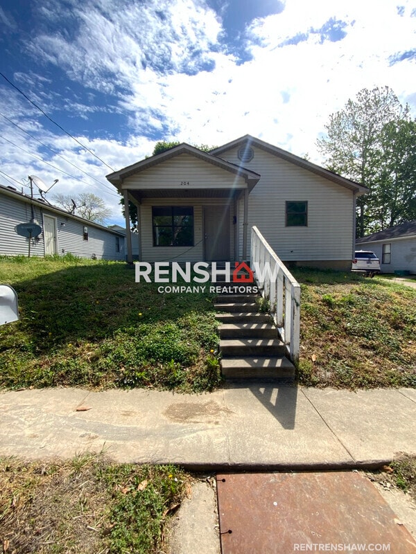 Building Photo - 204 Harton Ave