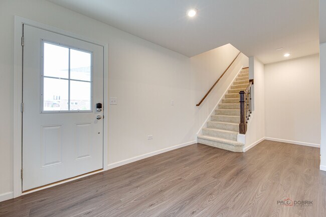 Foto del edificio - 121 Yorktown Ct