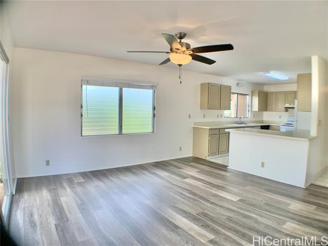 Building Photo - 99-543-532 Kapahulani Pl