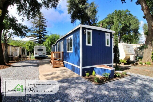 Foto del edificio - 18798 Thomas Rd