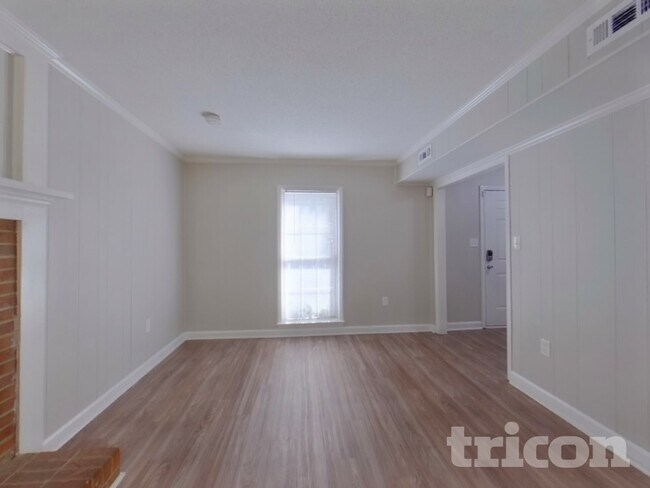 Foto del edificio - 5120 Blue Spruce Ln