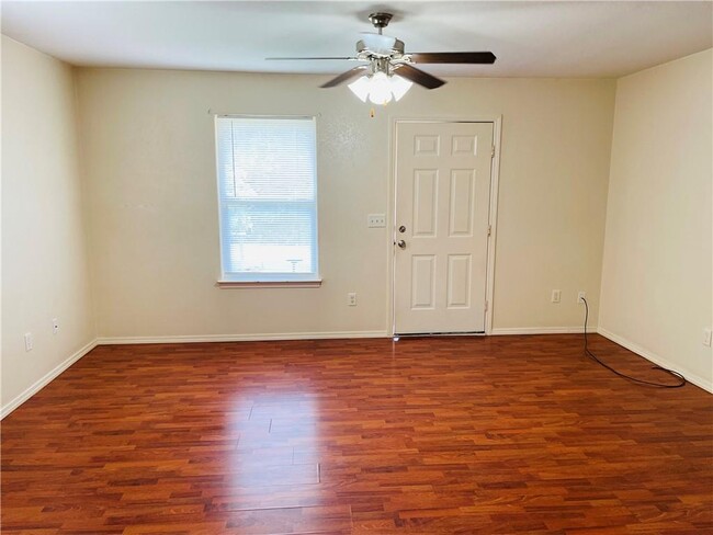 Building Photo - 12224 Cavewood Rd