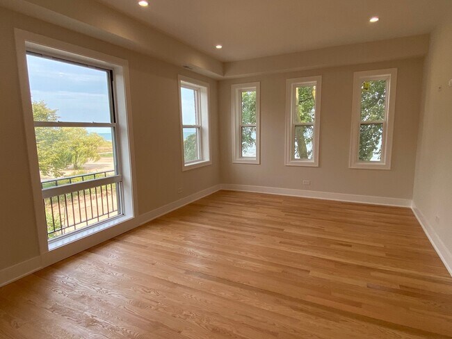 Foto del edificio - 1055 W Pratt Blvd