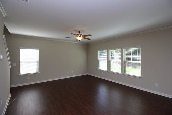 Building Photo - 3415 Village Park Ln SW