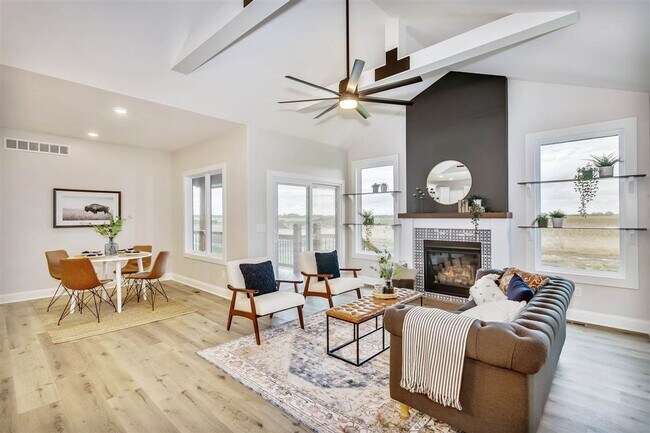 Building Photo - Executive Rental in Andover School District