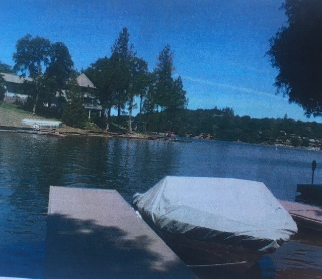 Foto principal - 23874 Lakeview Ct