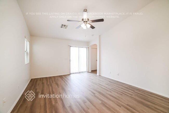 Foto del edificio - 18365 W Eva St