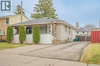 Building Photo - 195 Sekura St