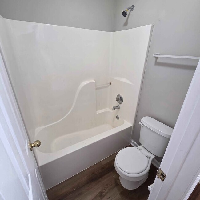 Foto del edificio - 2583 Faxon Ave