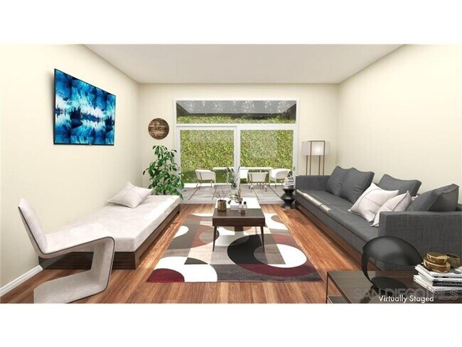 Foto del edificio - 7865 Golfcrest Dr