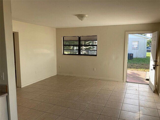 Foto del edificio - 105 Prince Ave