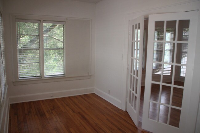Office/Sunroom - 2585 Myra St