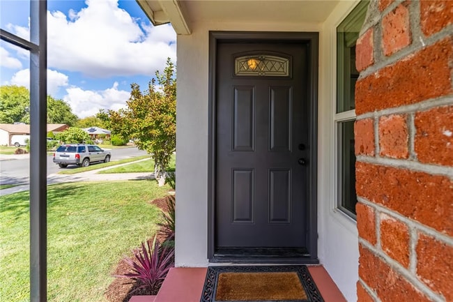 Foto del edificio - 1649 Crestview Ave