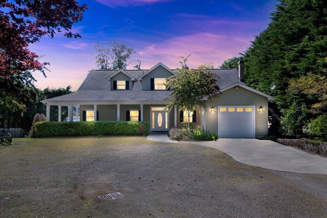 Foto principal - Waterfront Estate Looking for Long-Term Re...