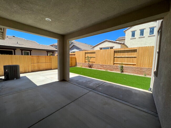 Building Photo - 3981 Salt Point Way