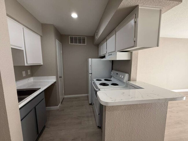 Building Photo - 8801 Glencrest Management Co LLC