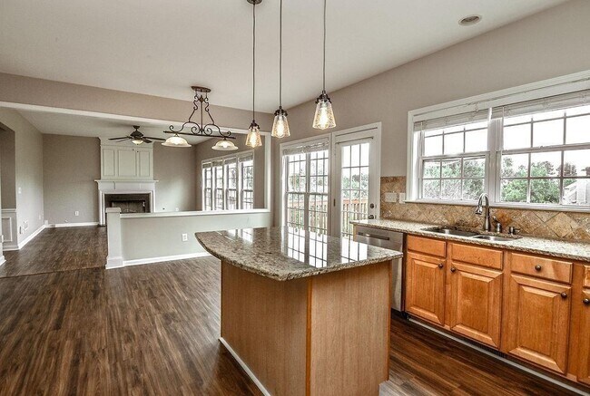 Foto del edificio - 2630 Myrtlewood Ln NW