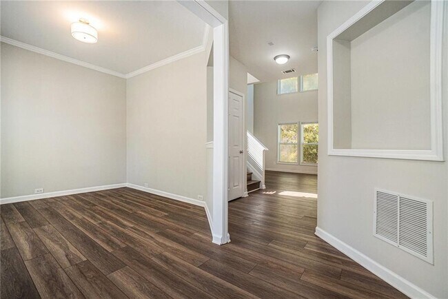 Foto del edificio - 3755 Uppark Dr