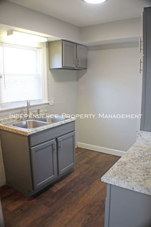 Foto del edificio - 502 Gideon Rd