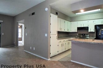 Building Photo - 8020 E Thomas Rd