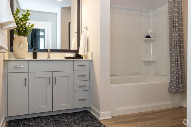1BR, 1BA - 677SF - Baño - Thayne